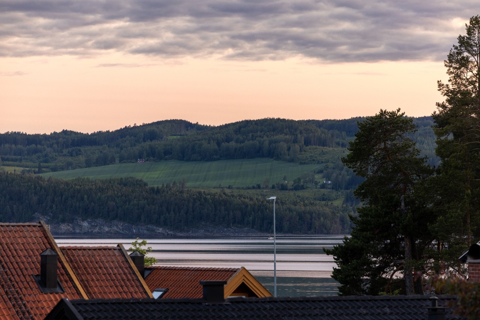 Flott utsikt fra den øverste uteplassen. Galleribilde