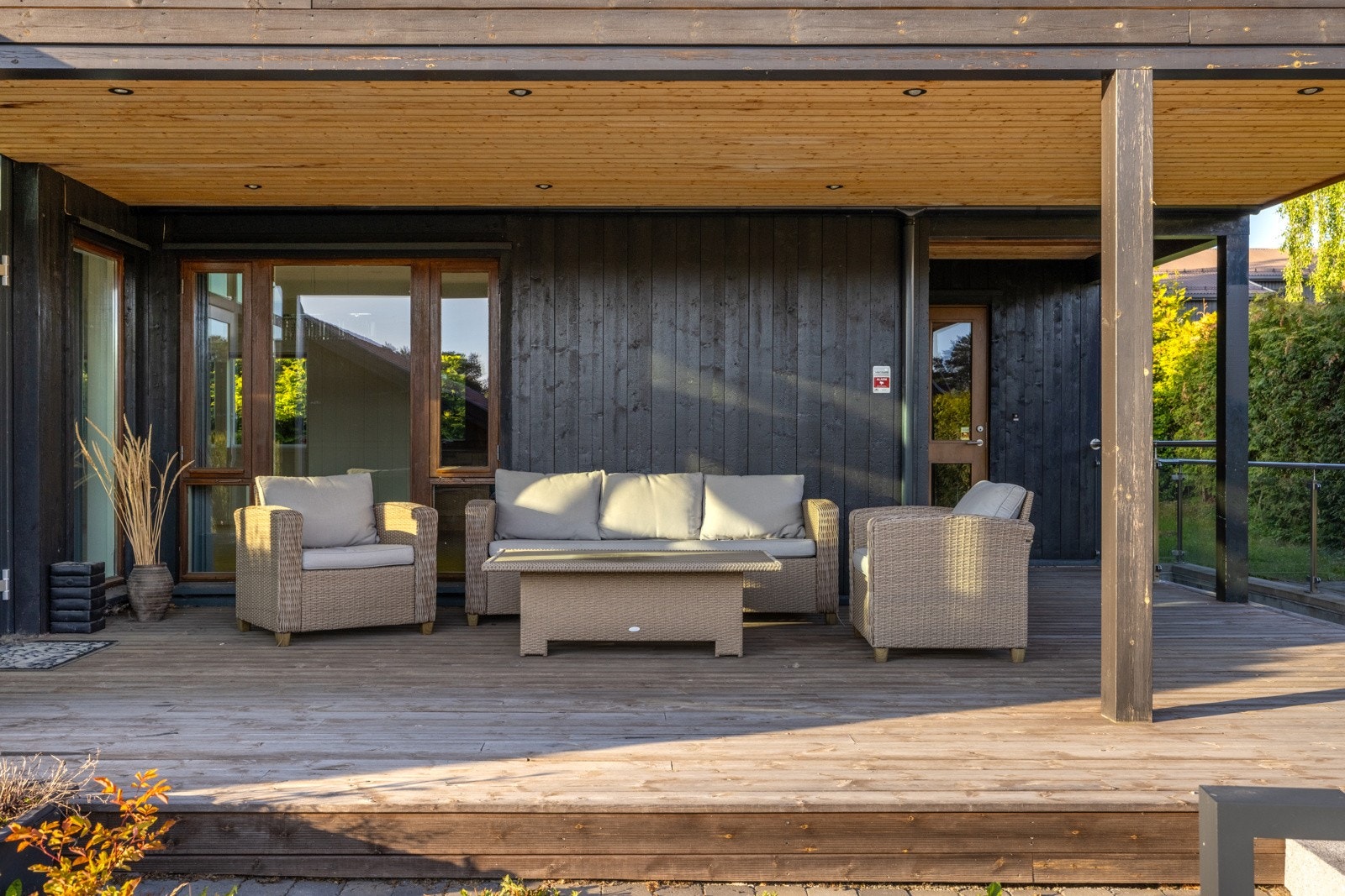 Solrikt også på uteplassene, med muligheter for skygge for den som måtte ønske. Galleribilde