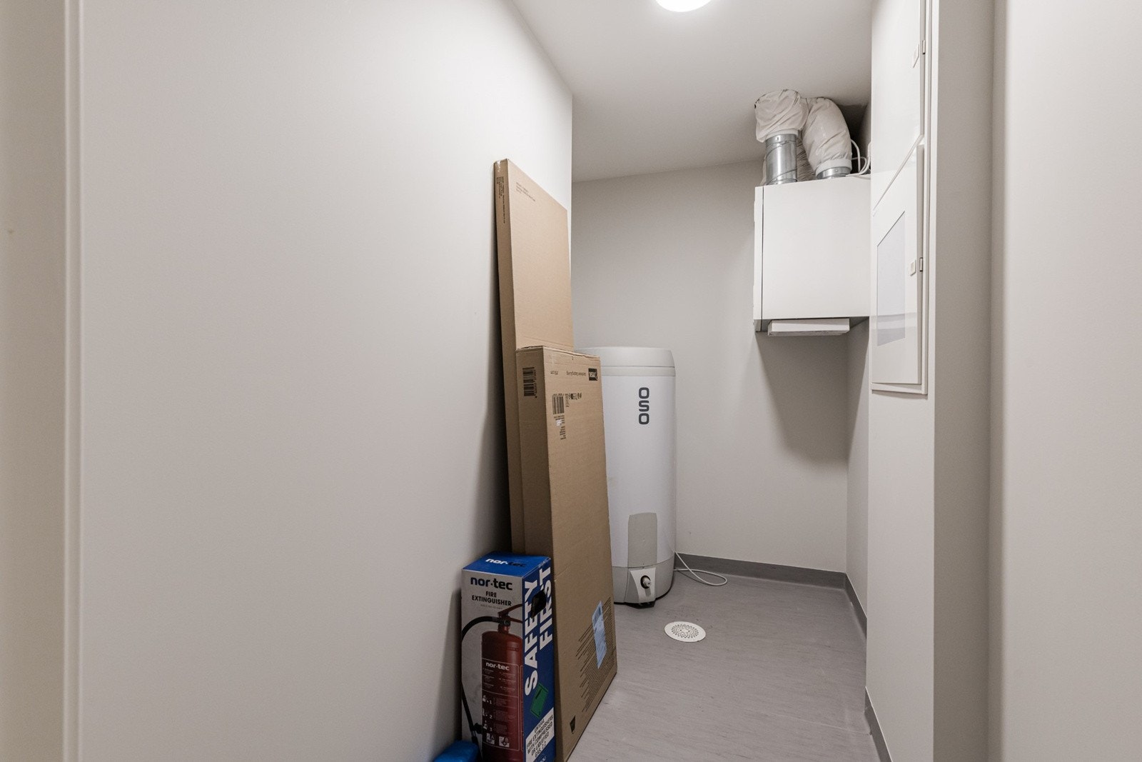 Det er ellers god lagringsplass i både innvendig bod og tilhørende utvendig sportsbod. Galleribilde