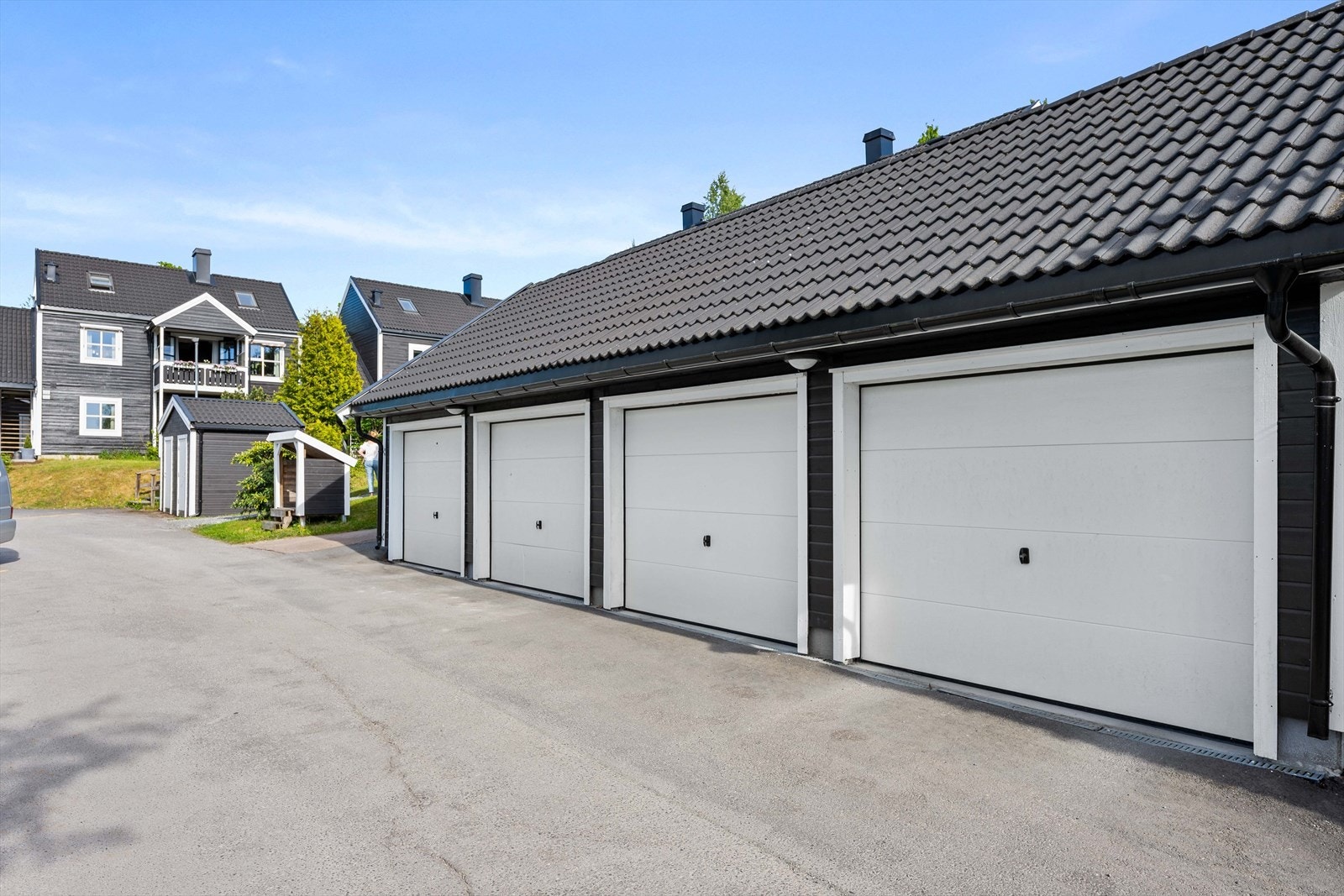 Det medfølger garasjeplass i rekkegarasje. Galleribilde