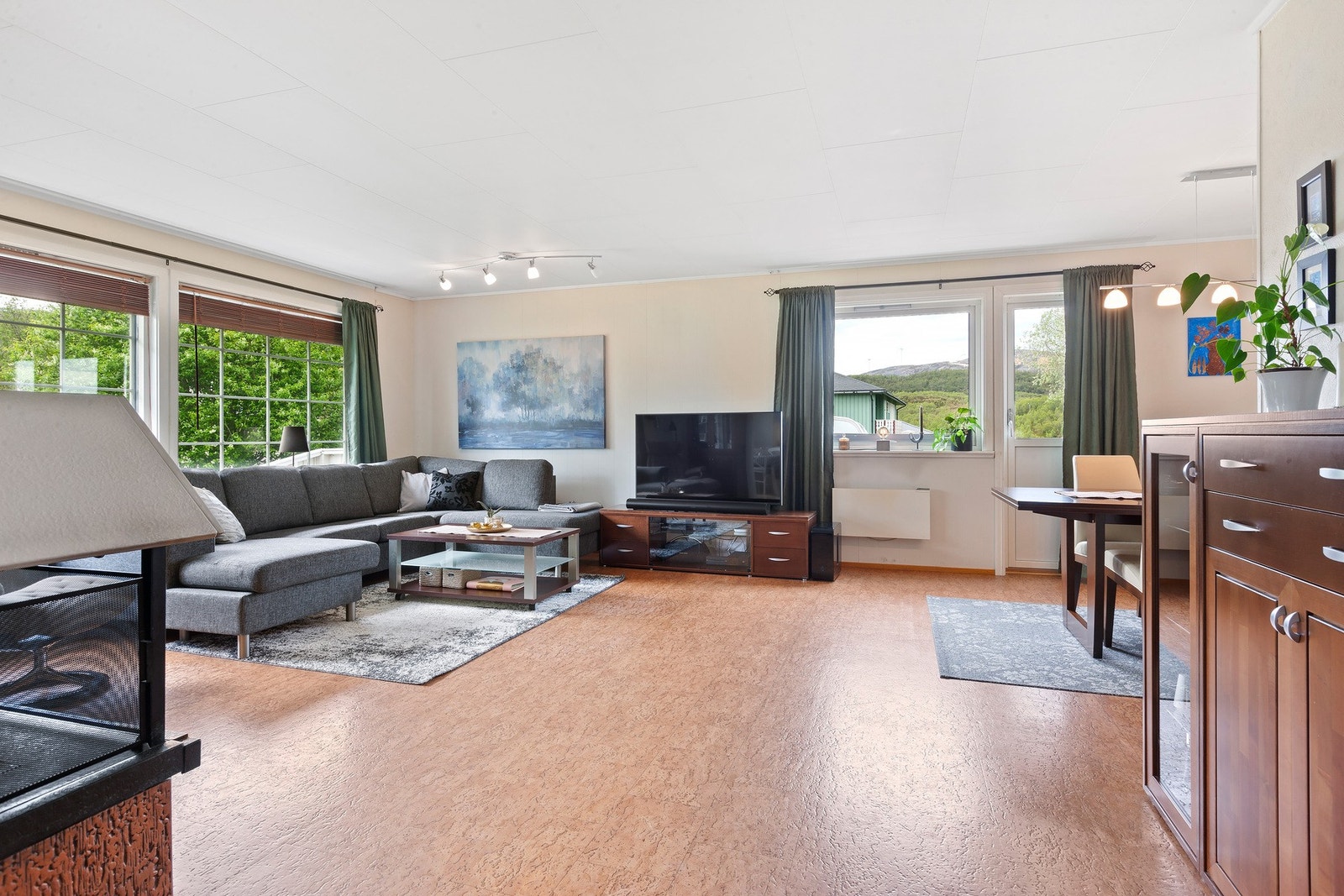 Lys og trivelig stue. Galleribilde