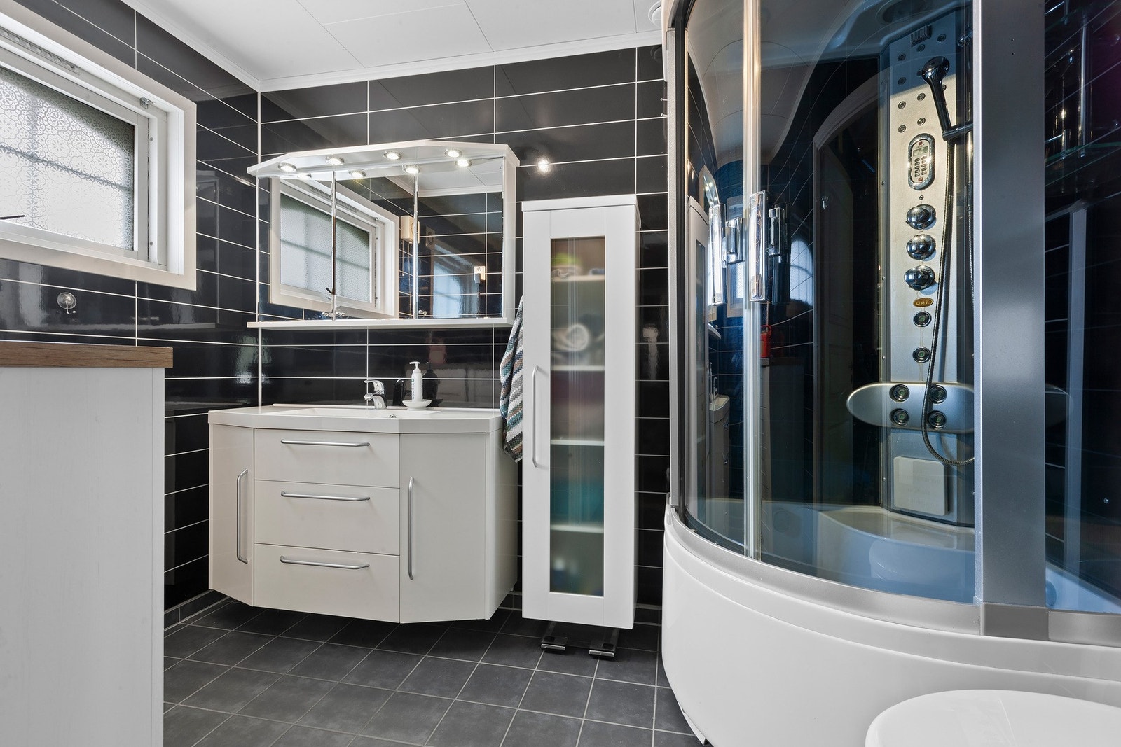 Bad med behagelig varme i gulv. Galleribilde