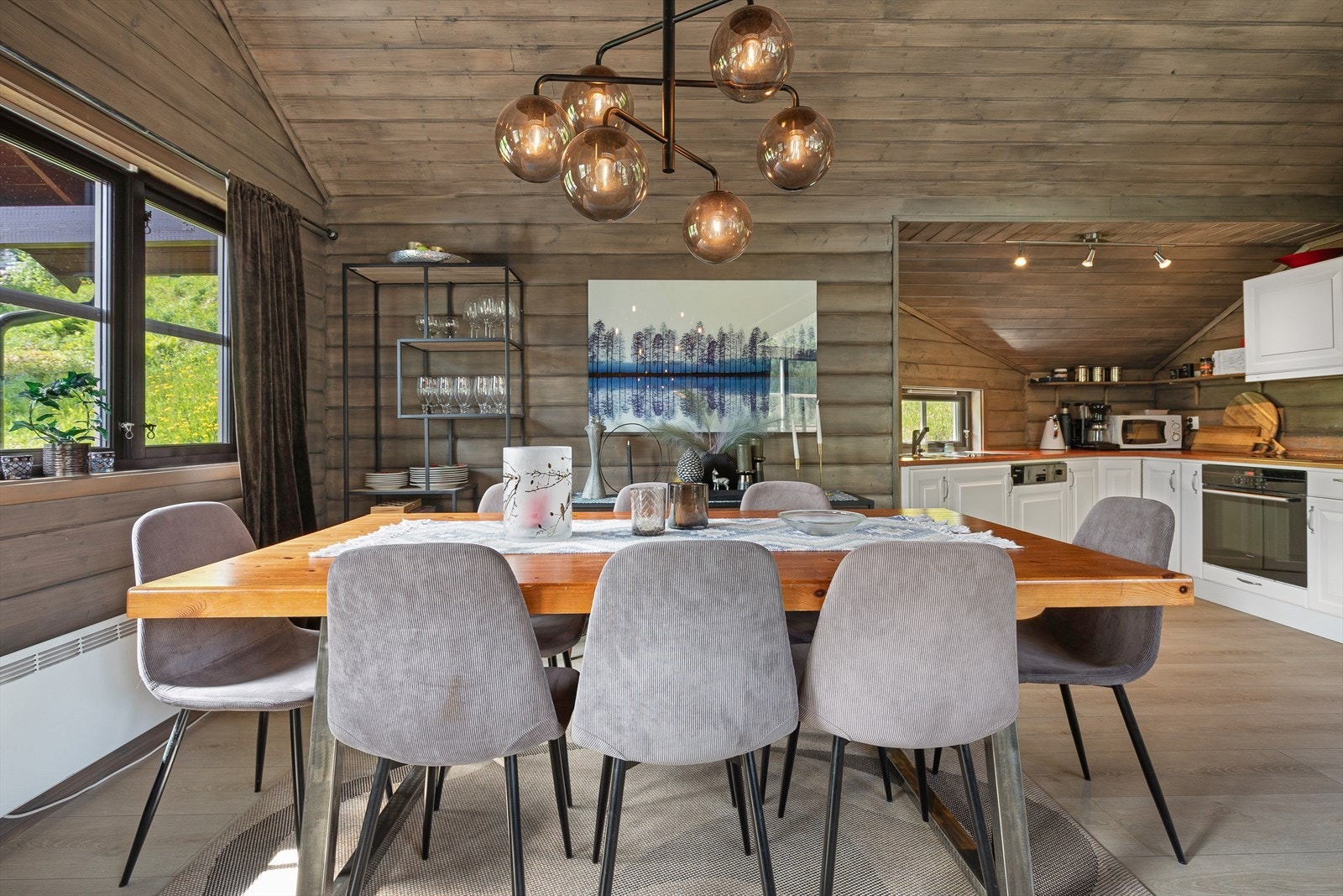 Her har ein god plass til heile familien og litt til. Galleribilde