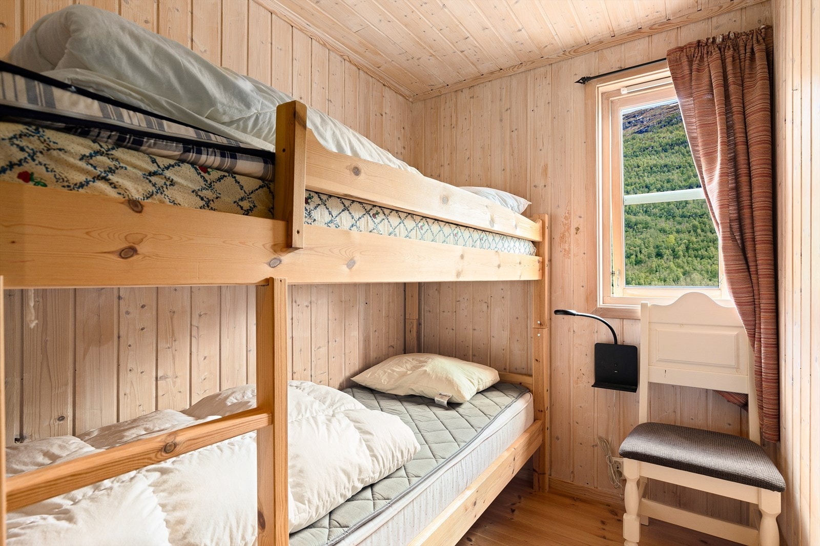 ... 4 soverom... Galleribilde