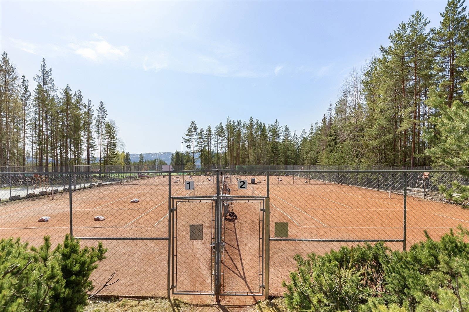 Her er det også tennisbane for utleie Galleribilde