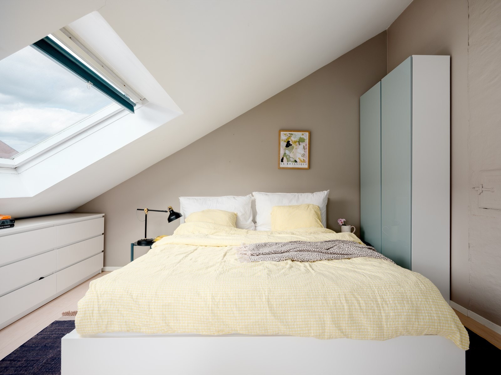 Beroligende fargetonene skaper et avslappende miljø som innbyr til god nattesøvn Galleribilde