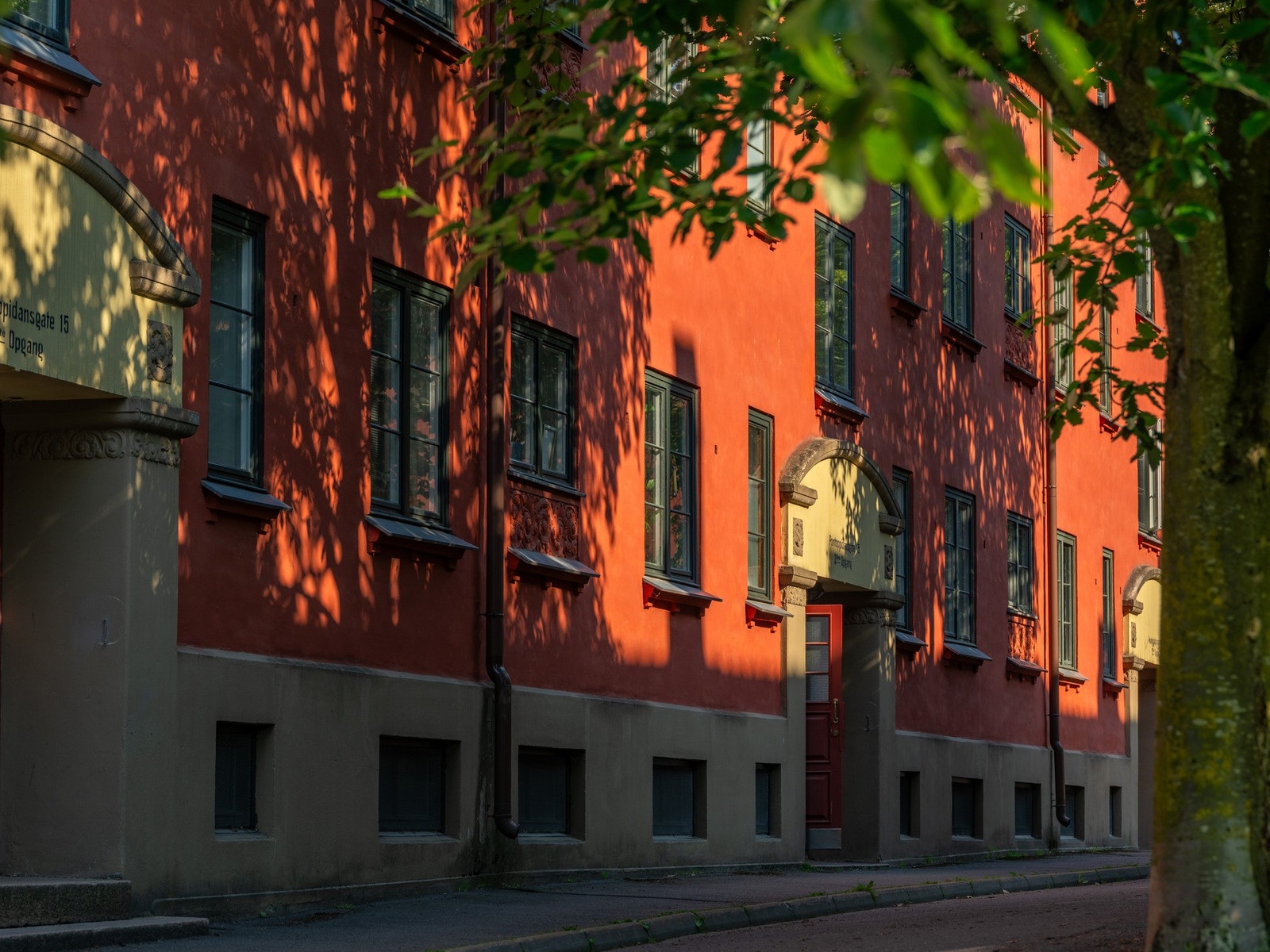 Leiligheten har en svært god beliggenhet i Det Rivertzske Kvartal. Galleribilde
