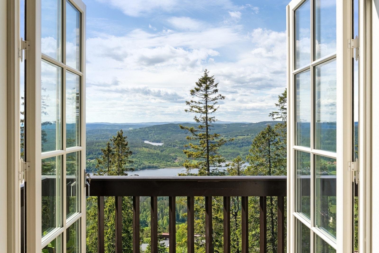 Her bor du høyt og fritt, tett på naturen. Galleribilde