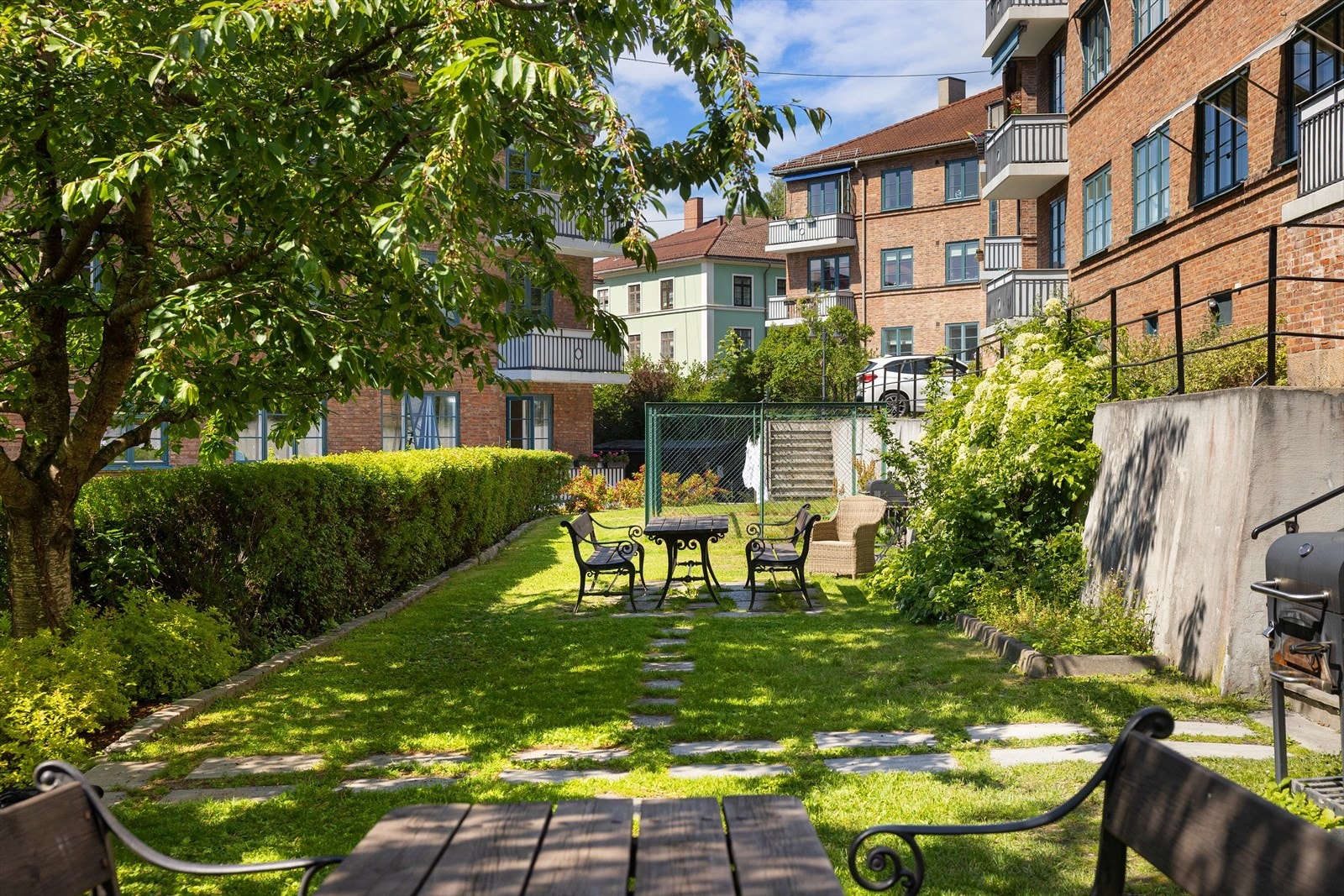 Sameiet tilbyr pene fellesarealer med hyggelige sitteplasser og grillmuligheter - ideelt for sosiale sammenkomster. Galleribilde