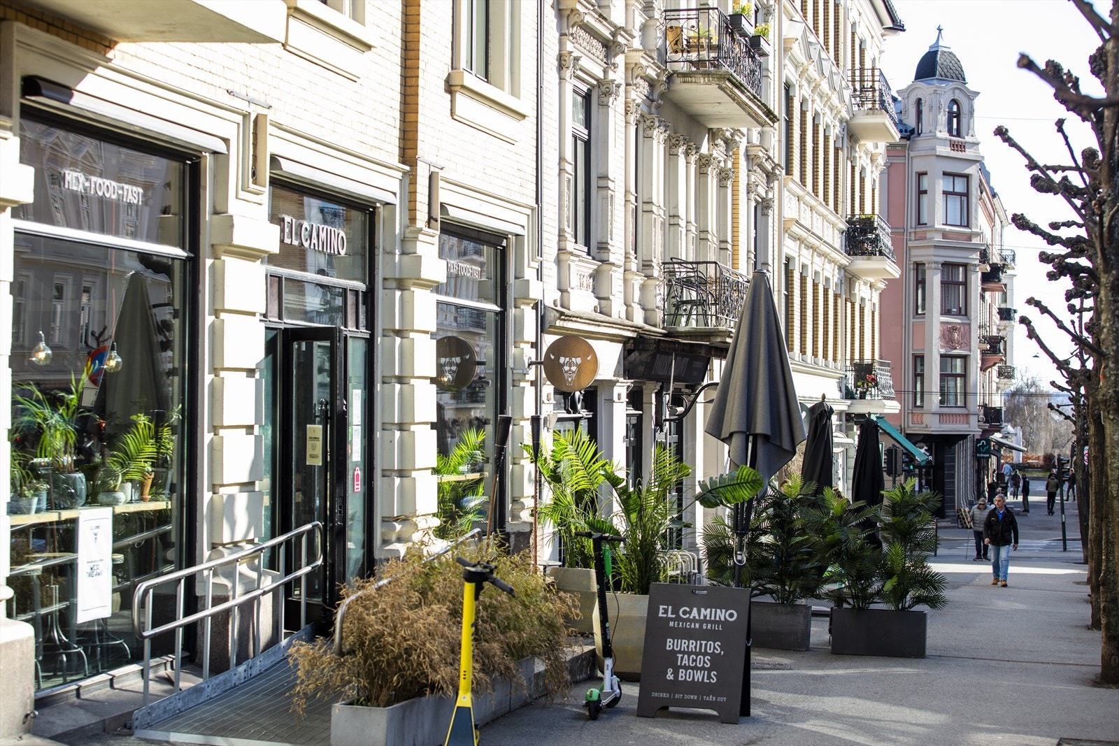 Frogner tilbyr et bredt utvalg av restauranter, kafeer, shopping og diverse servicetilbud. Galleribilde