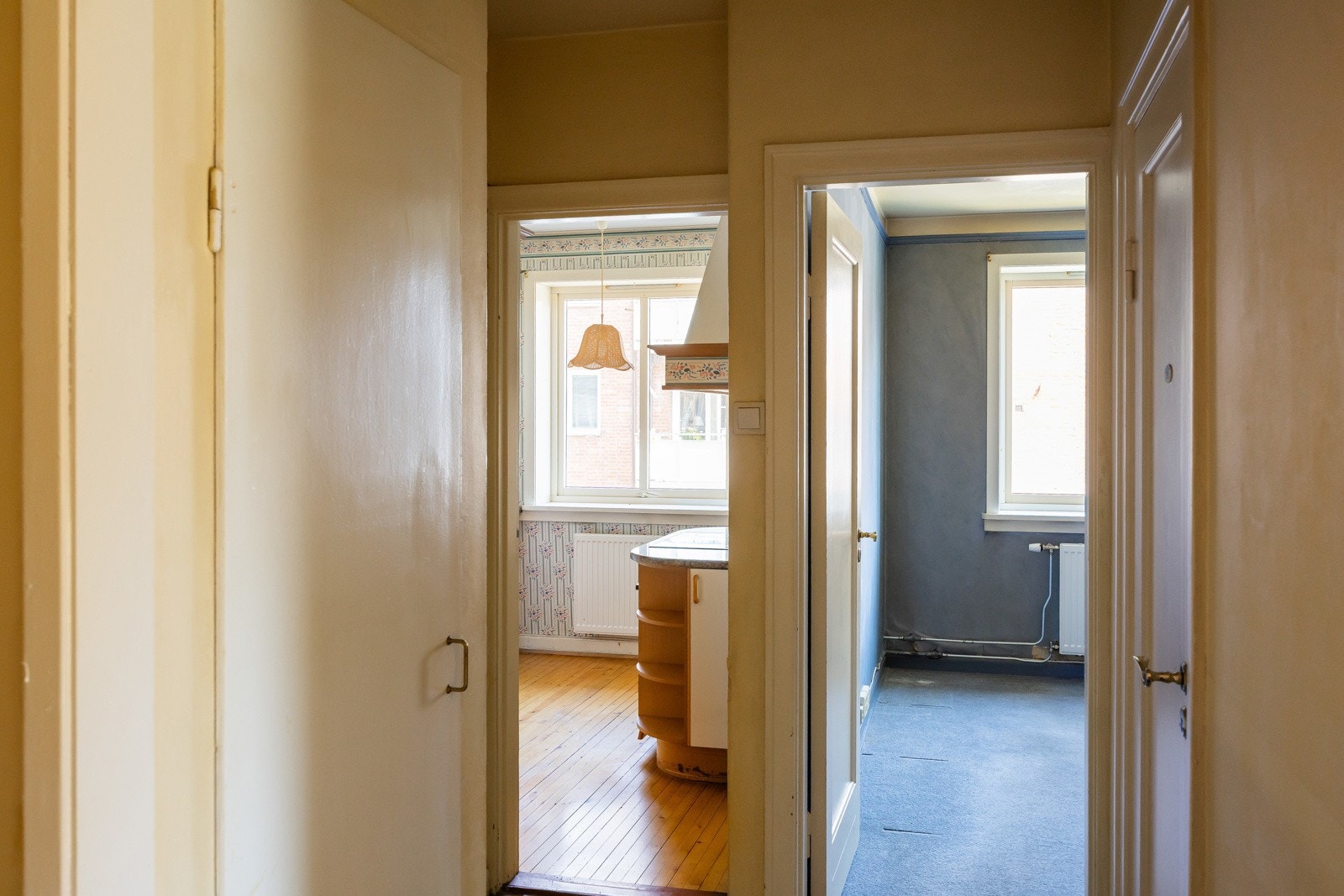 "Alt" inkludert i felleskostnader - fyring, varmtvann, internett, renhold, vaktmester m.m Galleribilde