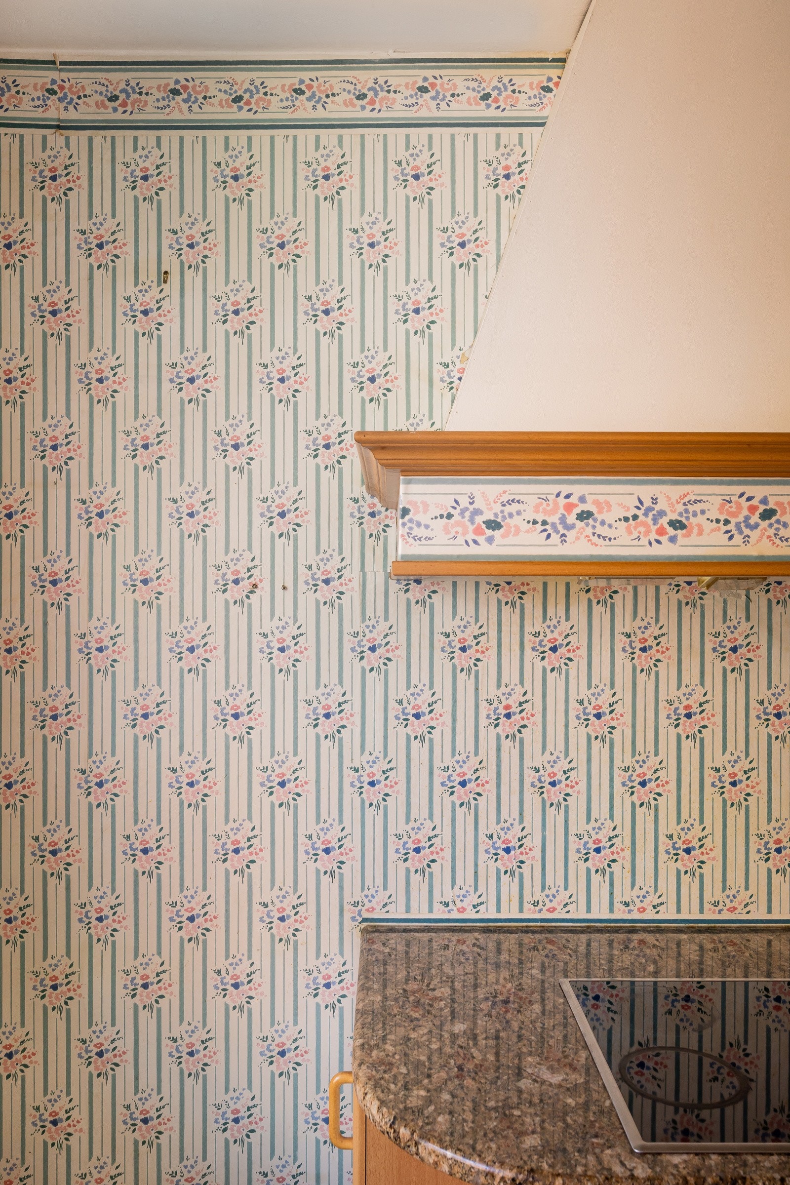 Kjøkkenet har ventilator med omluft (kullfilter) Galleribilde