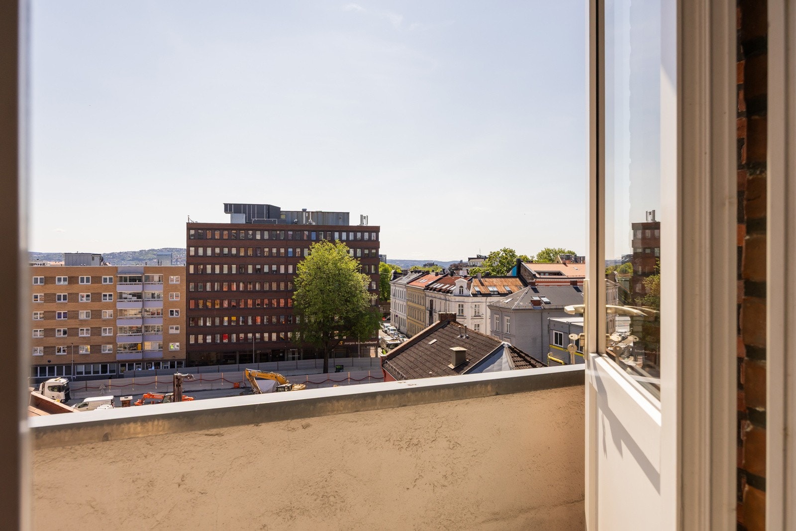 Beliggende i rolig gate, med utsikt og svært sentral beliggenhet Galleribilde