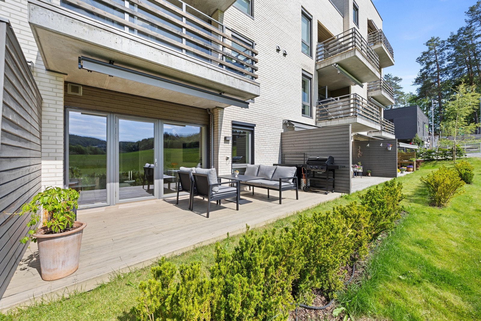 Det er også god plass til utemøblement på terrassen. Galleribilde