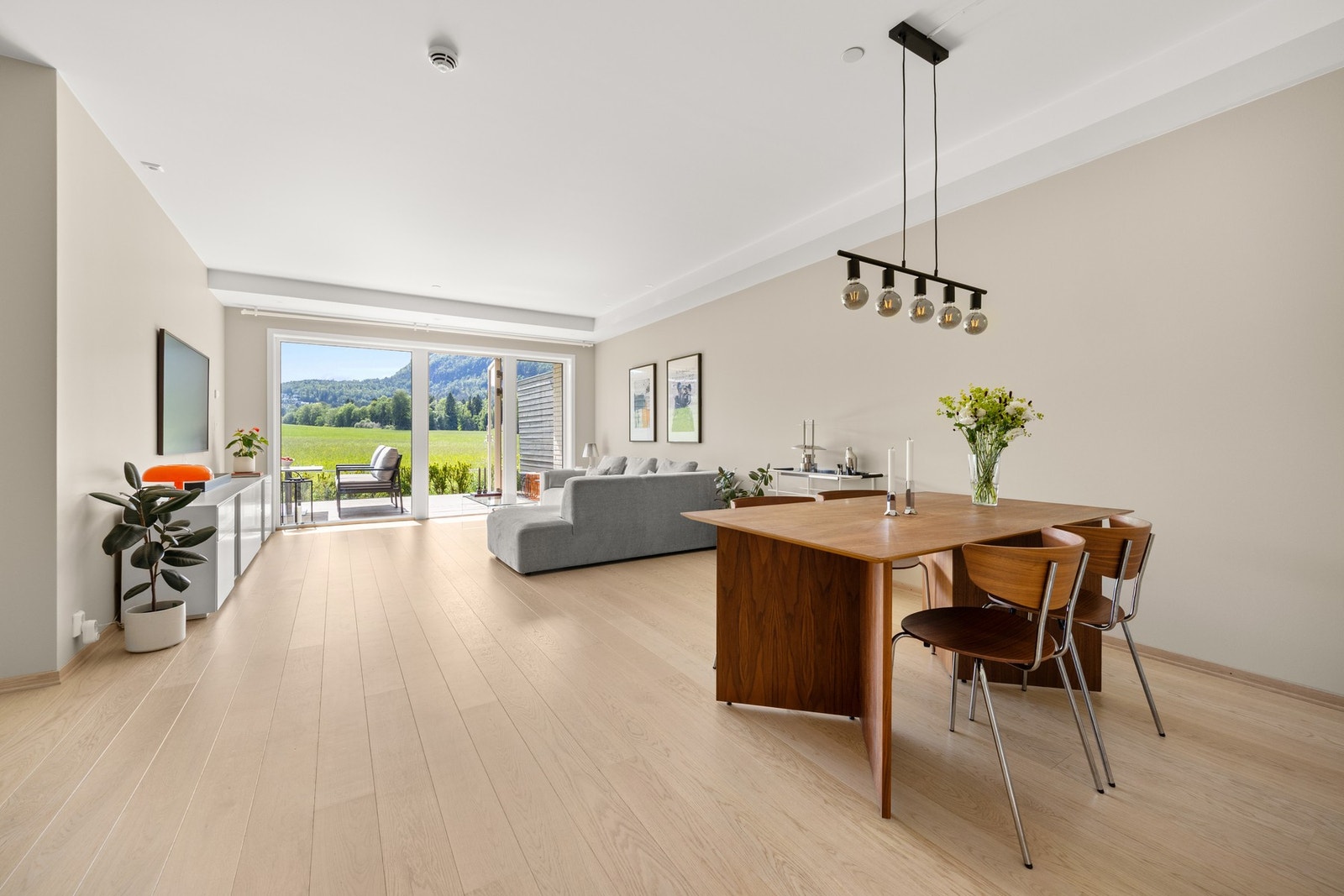 Ved stuedelen er det også en praktisk spisestuedel. Galleribilde