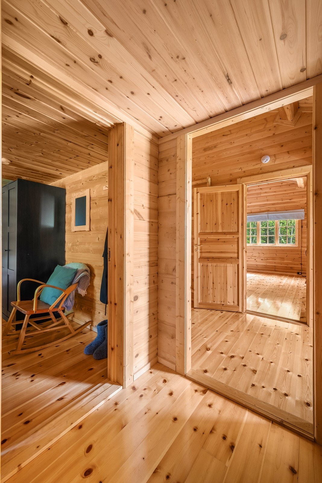 Romslig gang/entre Galleribilde