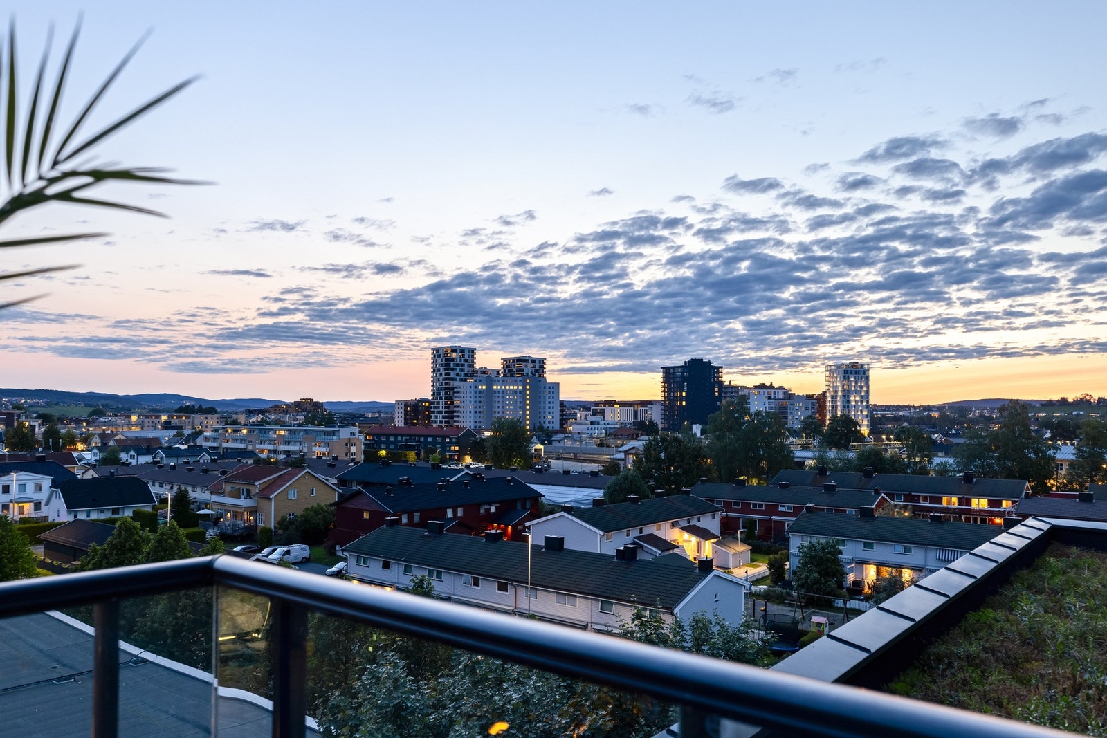 Her kan man nyte utsikten over nærområdet i rolige omgivelser. Galleribilde