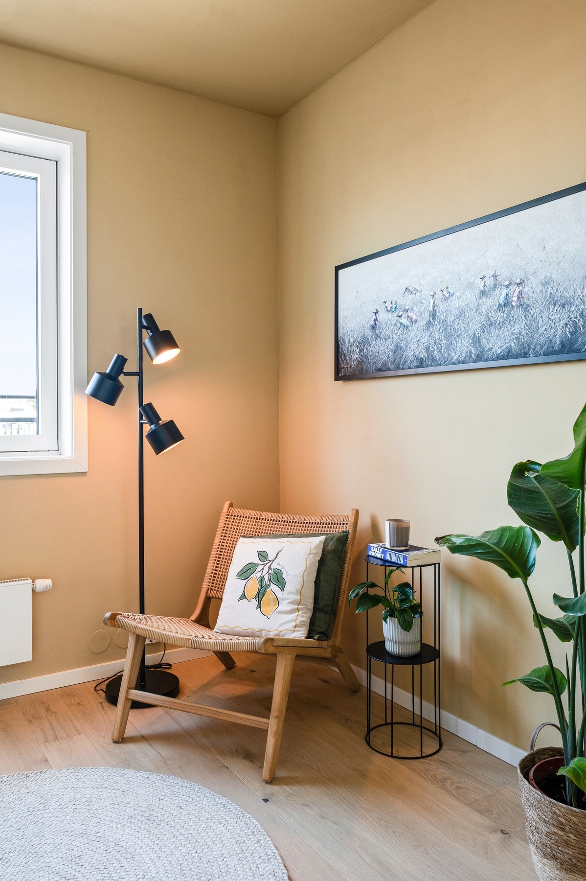 Rommet har godt med plass til skrivebord og oppbevaring, men kan like gjerne fungere som ekstra soverom ved behov. Galleribilde