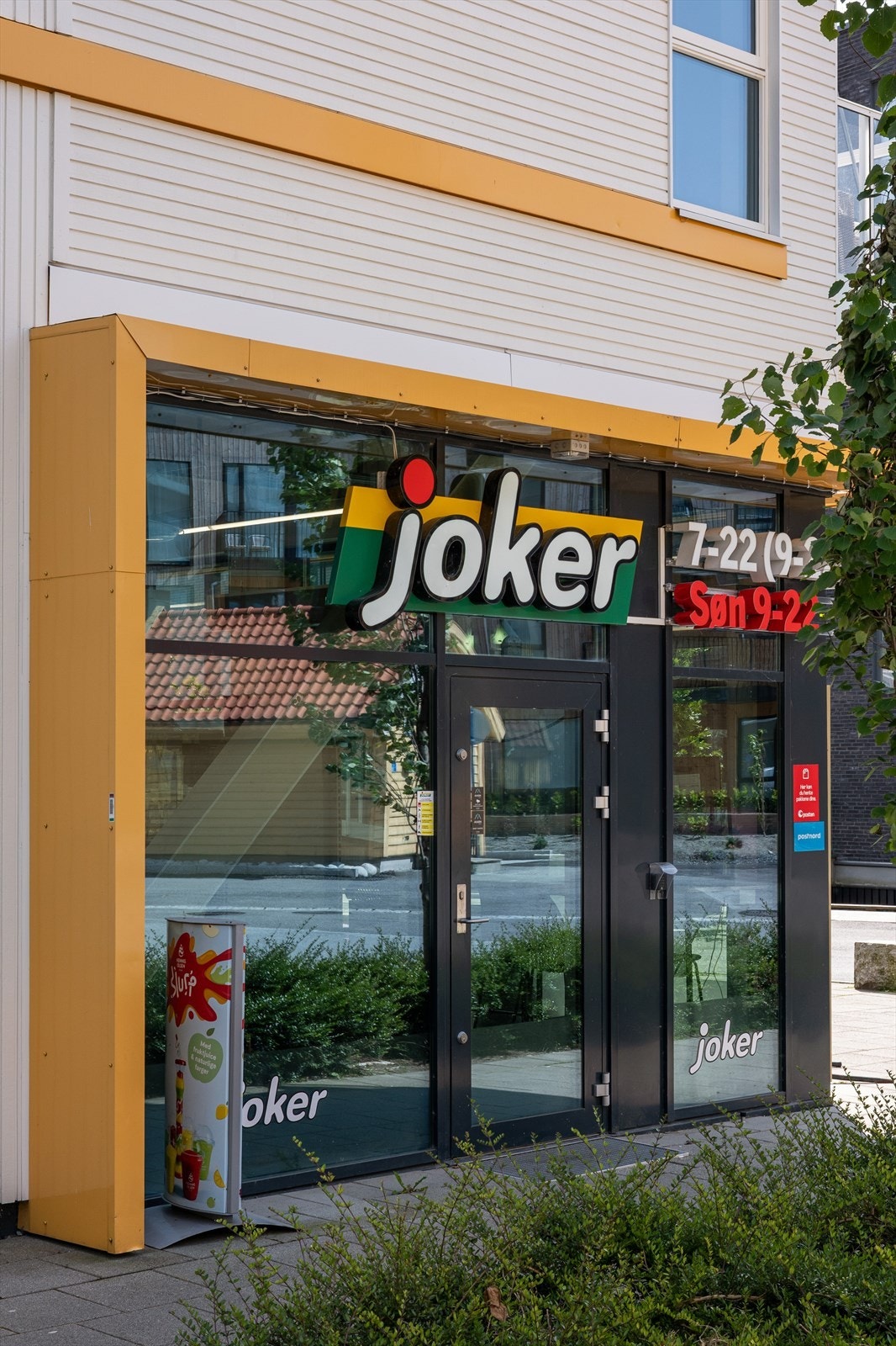 Joker i underetasjen for enkel handel. Galleribilde