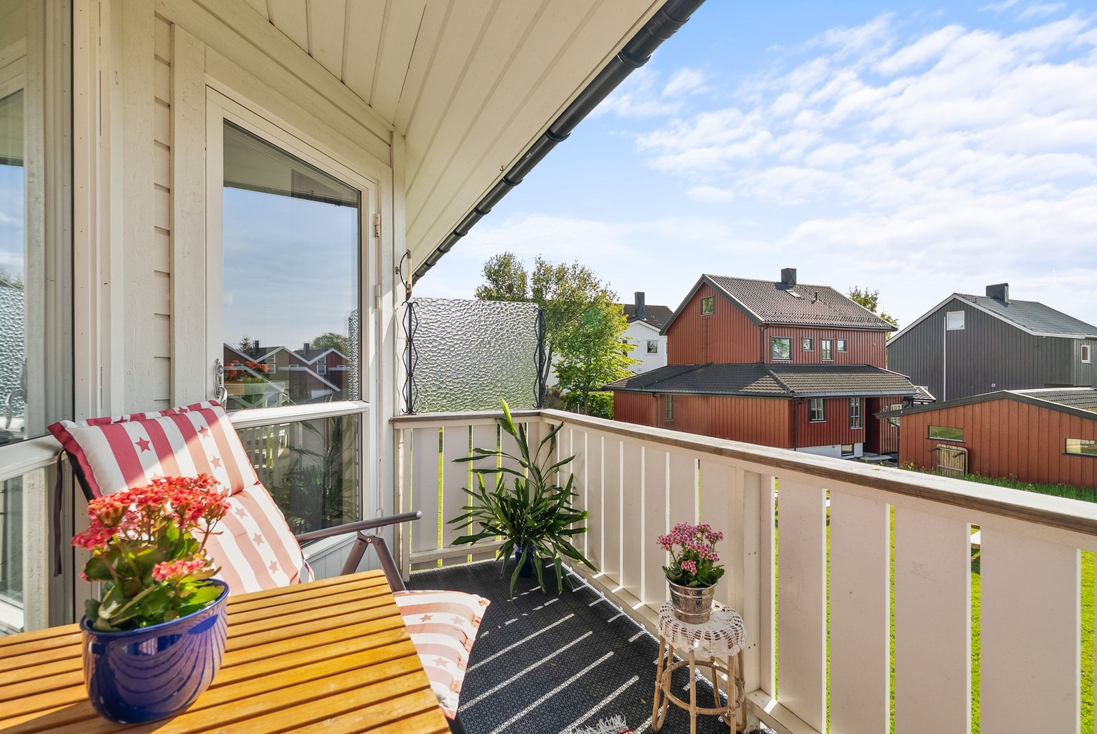 Takoverbygget balkong, med svært gode lys- og solforhold Galleribilde