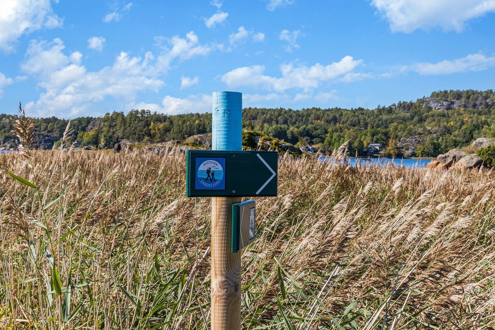 Flotte turområder med bl.a. Kyststien i umiddelbar nærhet. Herifra kan du gå helt ytterst til Yxenyø. Galleribilde