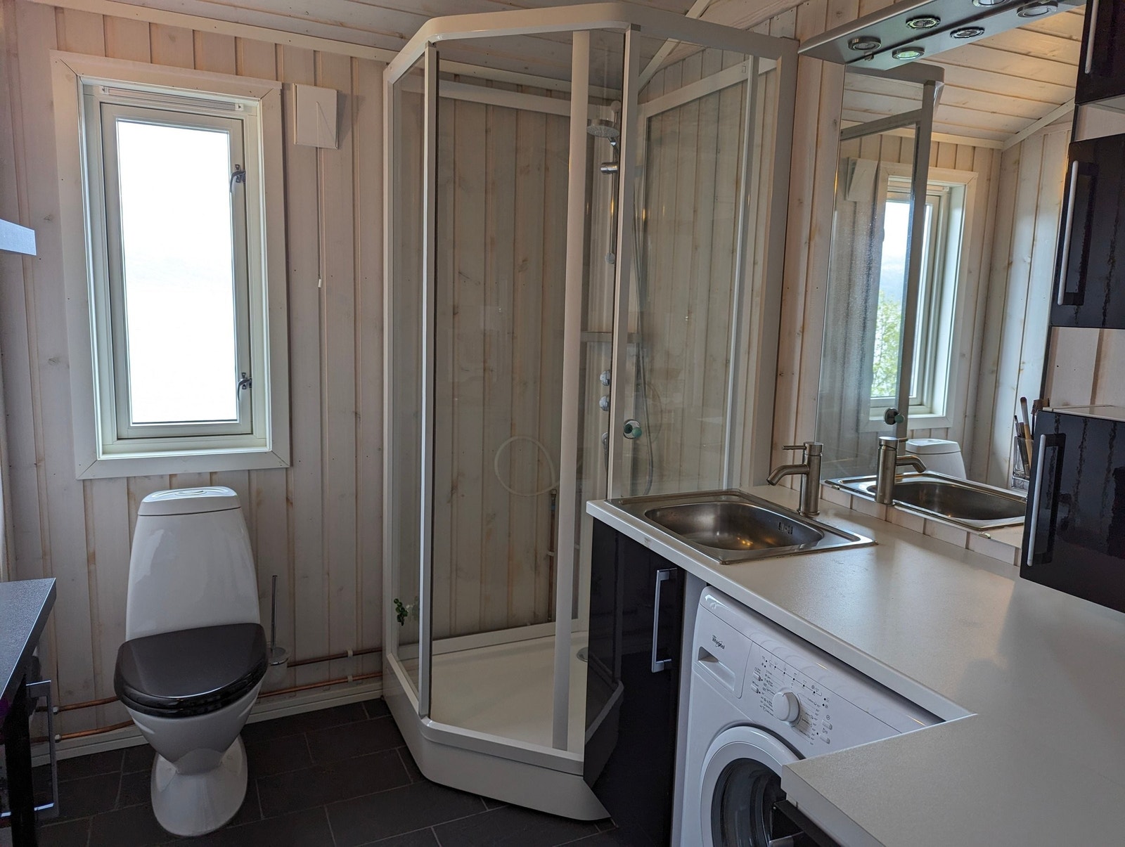 Dusj-/toalettrom Galleribilde