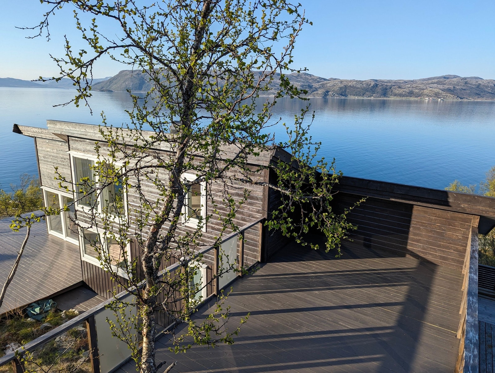 Veranda over bod. Galleribilde