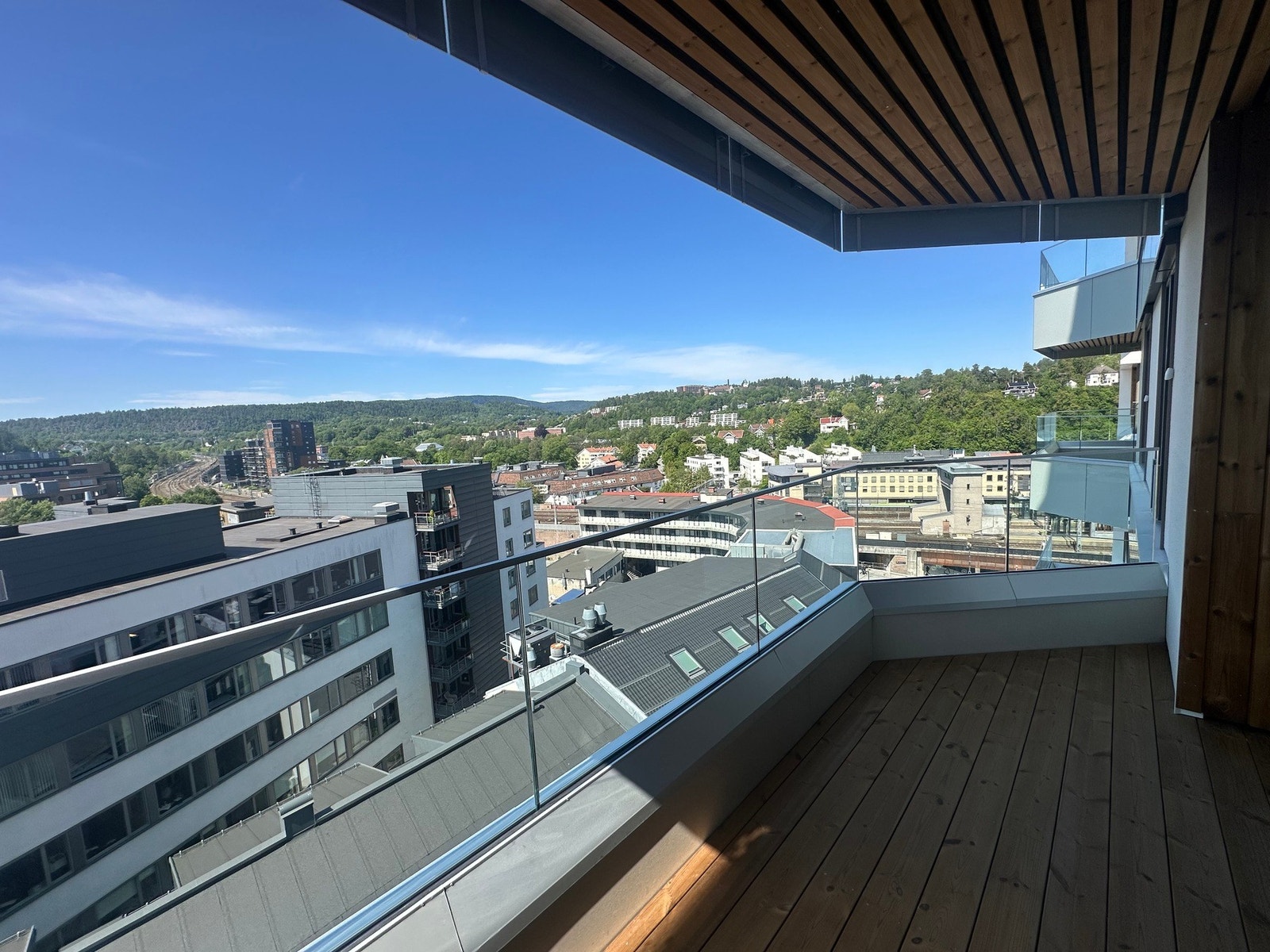 Balkong - bilder tatt på forhåndsbefaring 13.06.2025 Galleribilde