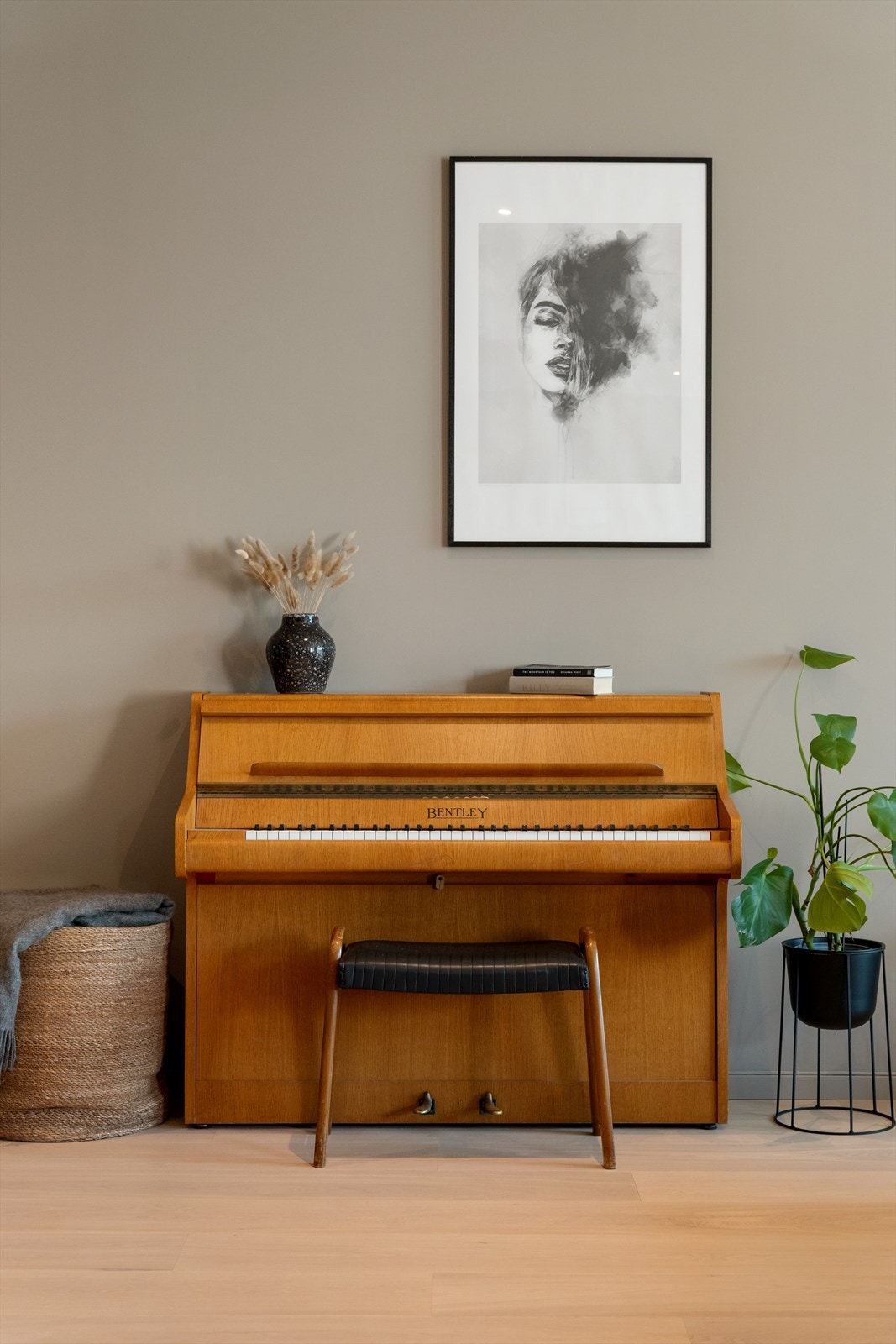 Rommet har god plass til å innrede i flere soner. Galleribilde