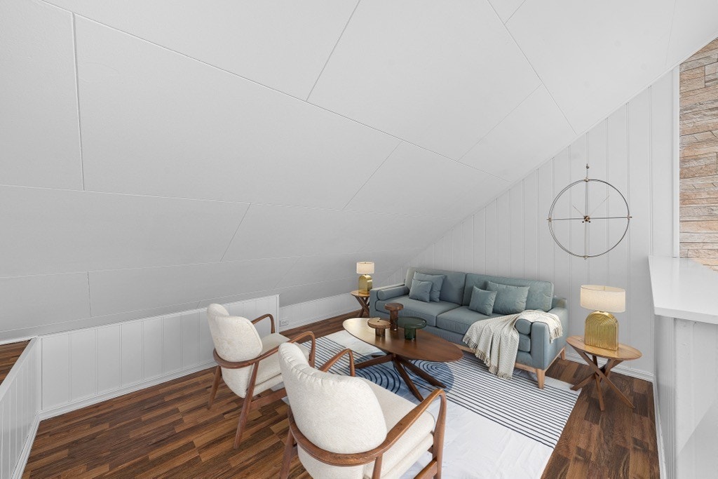 Loftstue med skråtak og fleksible innredningsmuligheter for familien. (digitalt stylet) Galleribilde