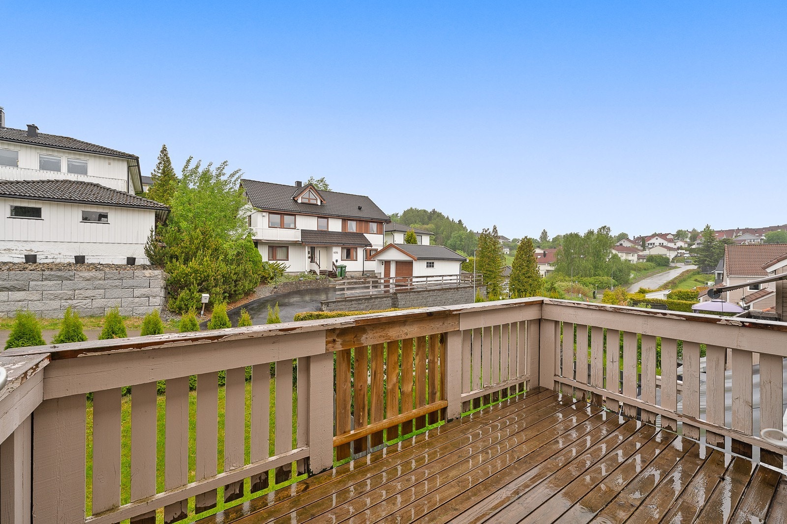 Balkongen gir mulighet for å nyte gode solforhold og rolige stunder utendørs. Galleribilde