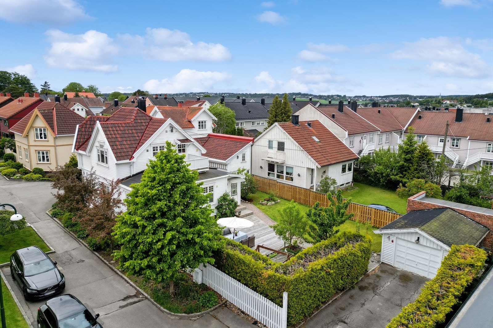 Her kan man nyte de svært gode solforholdene om sommeren. Galleribilde