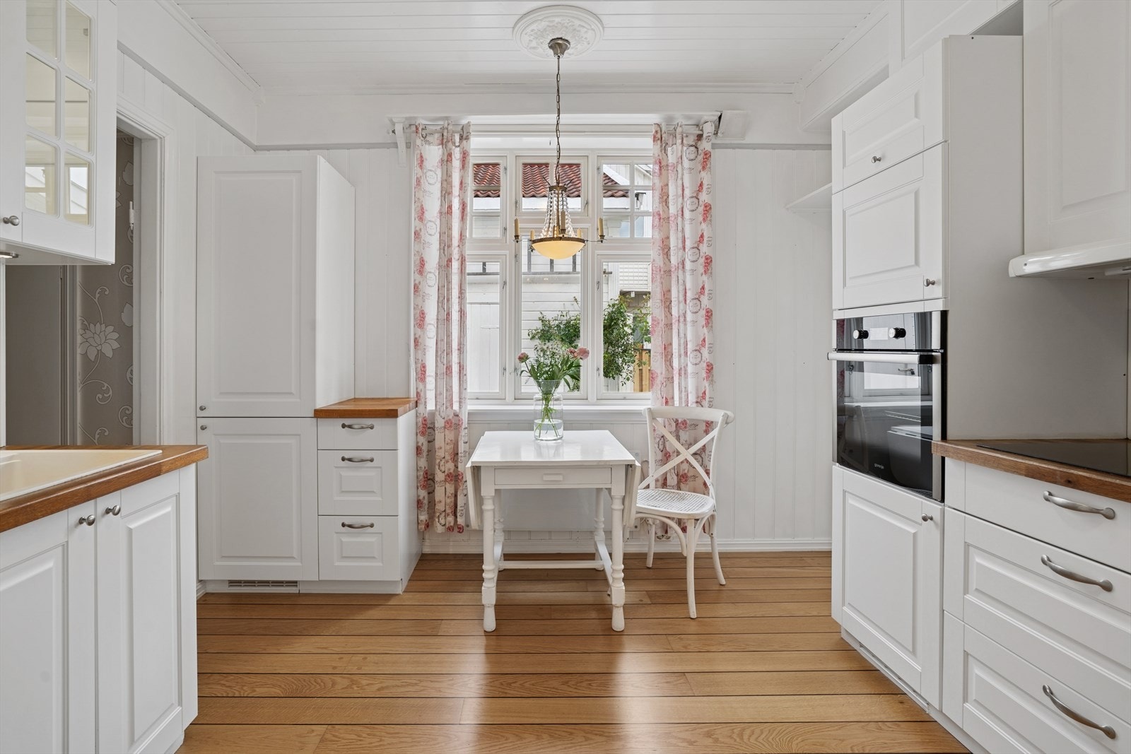 Her er det god plass til et hyggelig frokostbord. Galleribilde