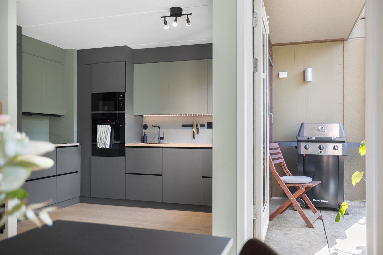 Fra stuen er det videre utgang til terrassen. Galleribilde