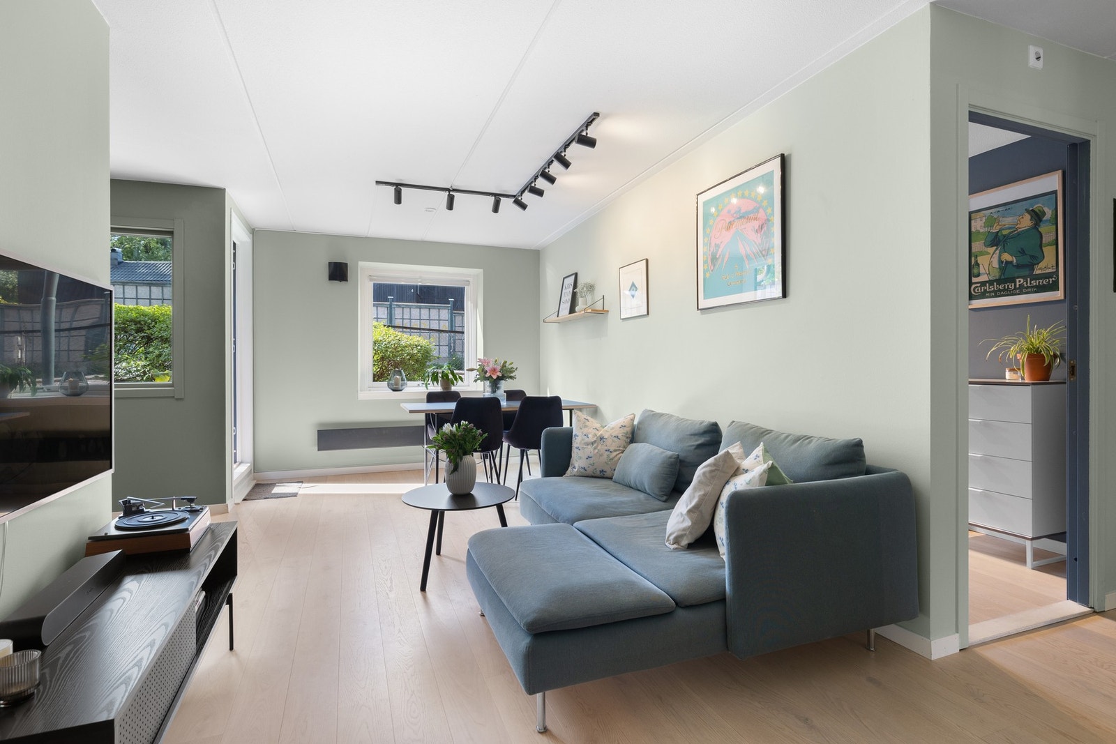 Stuen er av meget god størrelse og har gode møbleringsmuligheter. Galleribilde