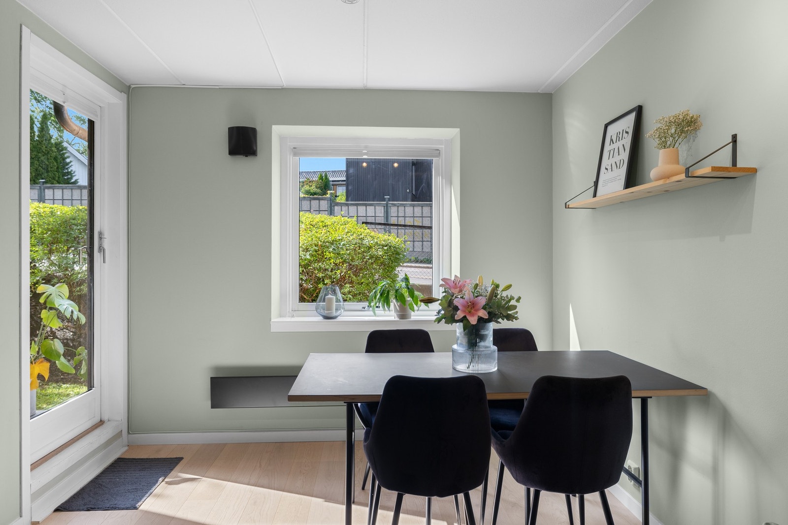 Perfekt spiseplass for hyggelige måltider og sosiale stunder. Galleribilde