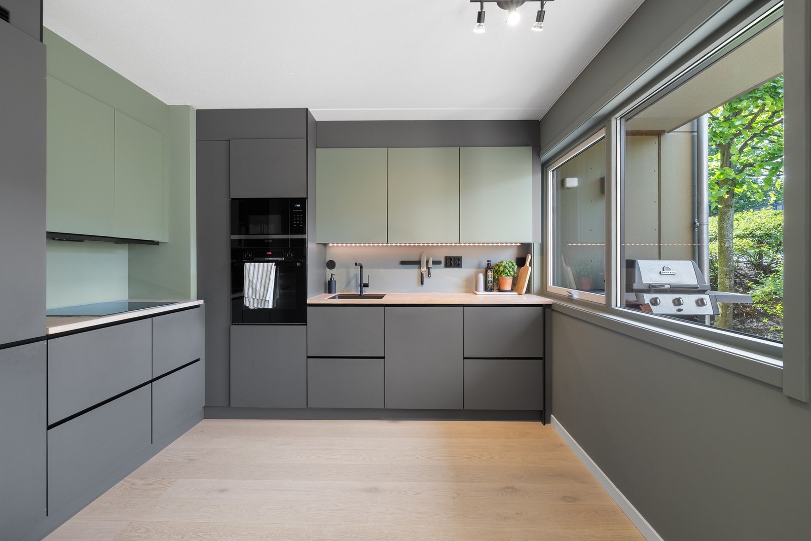 Rålekkert og romslig kjøkken fra KVIK (nytt i 2022). Galleribilde