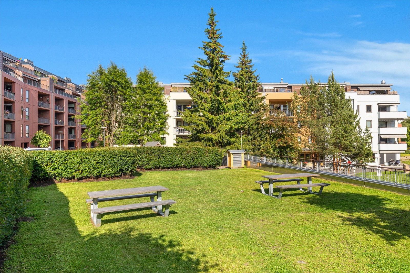 Nydelige grøntområder i sameiet. Galleribilde