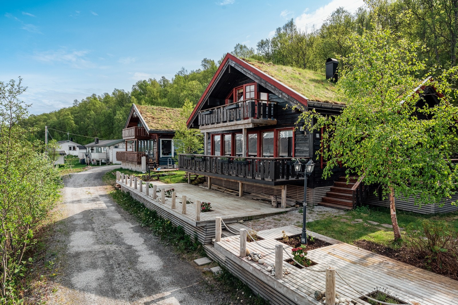 I nærområdet har du fantastiske turområder både sommer og vinter med turstier, jaktterreng, skiløyper og fiskevann for å nevne noe. Galleribilde
