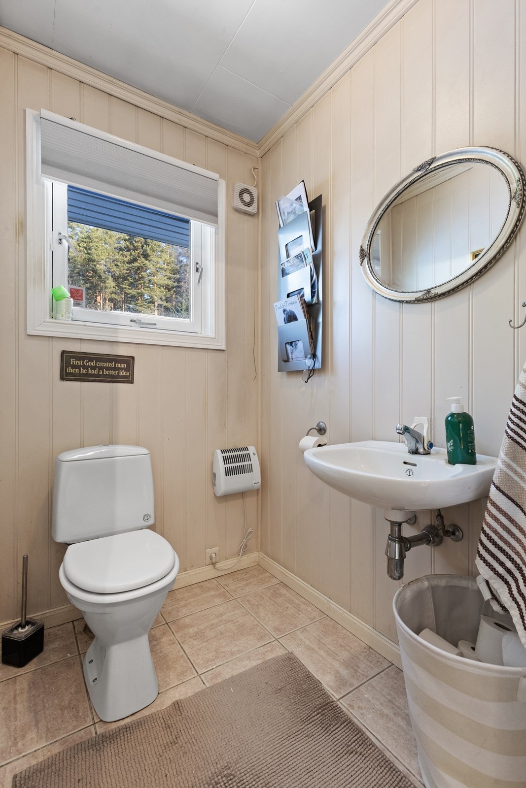 Eget toalettrom i tilhørighet av gangen Galleribilde