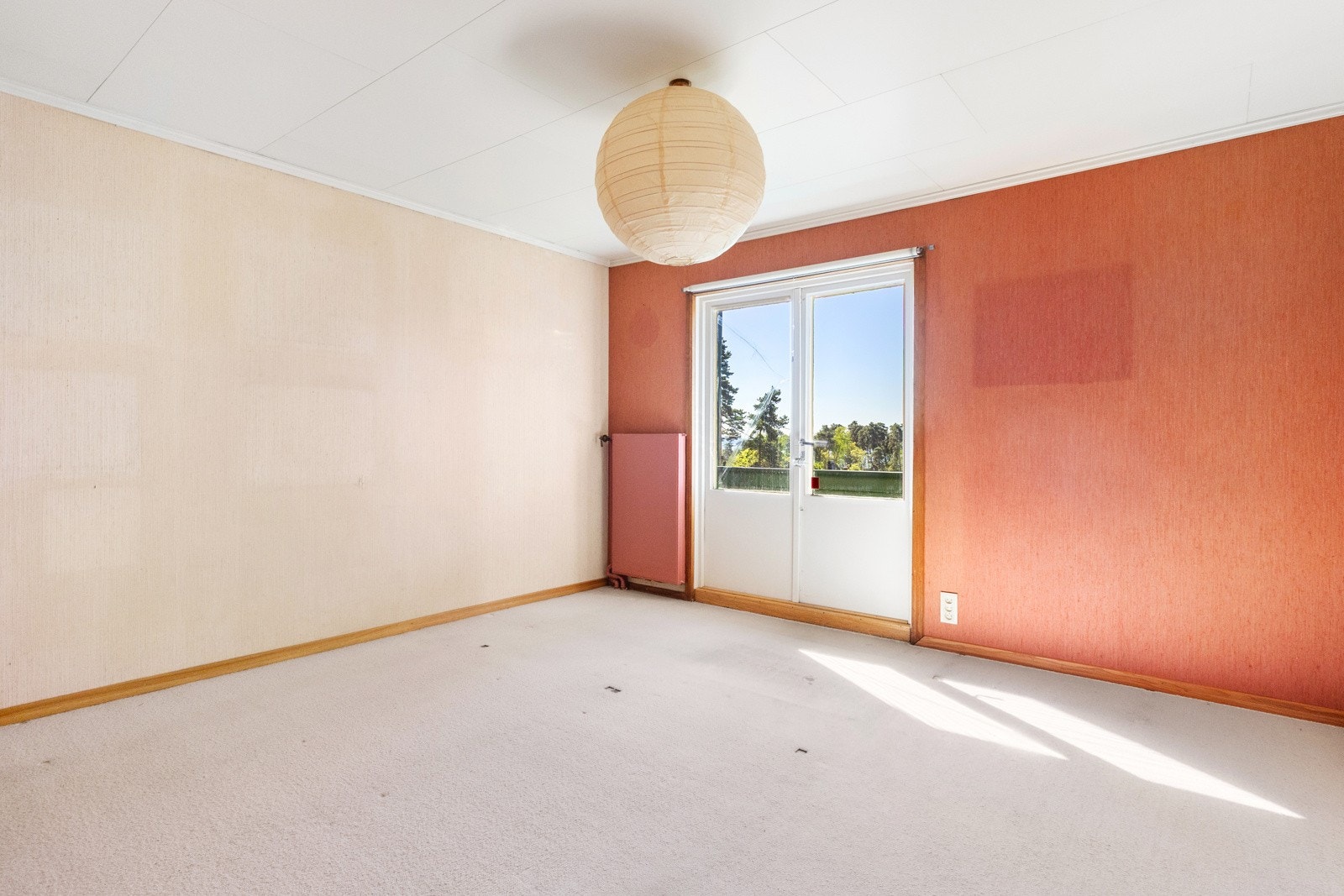 Hovedsoverom av svært god størrelse - Helt skjermet for innsyn og utgang til balkong. Galleribilde