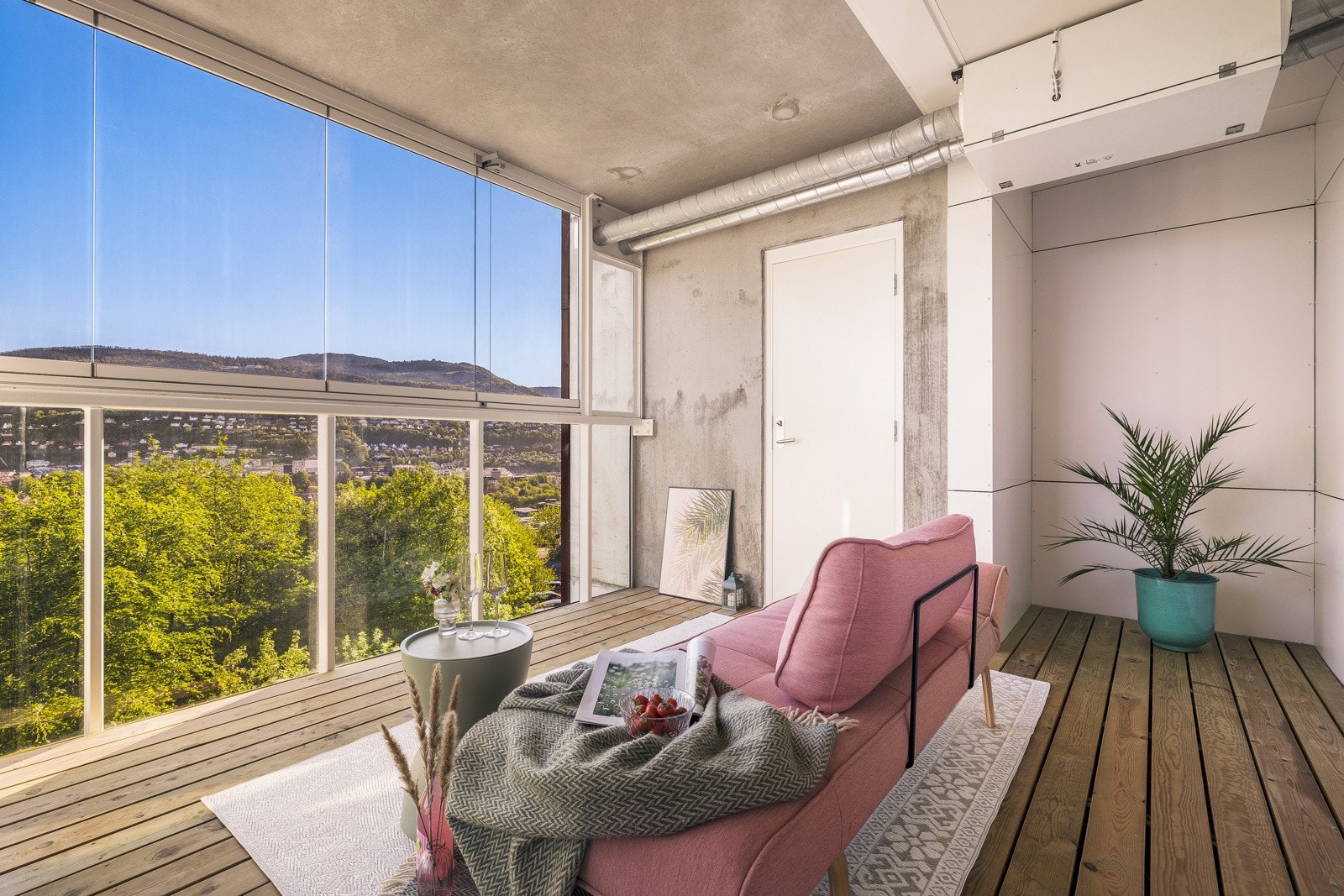 Det er også en stor balkong på hele 13 kvm! Galleribilde