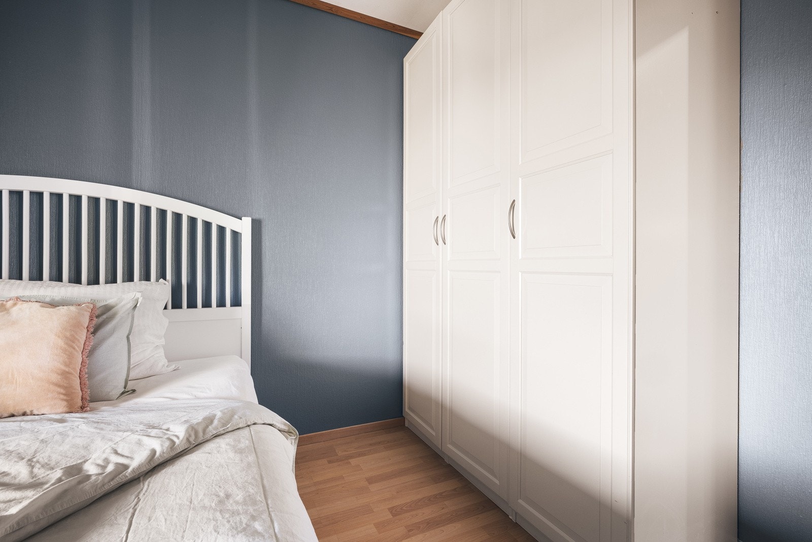 Det er også garderobe på begge rommene, som følger handelen. Galleribilde