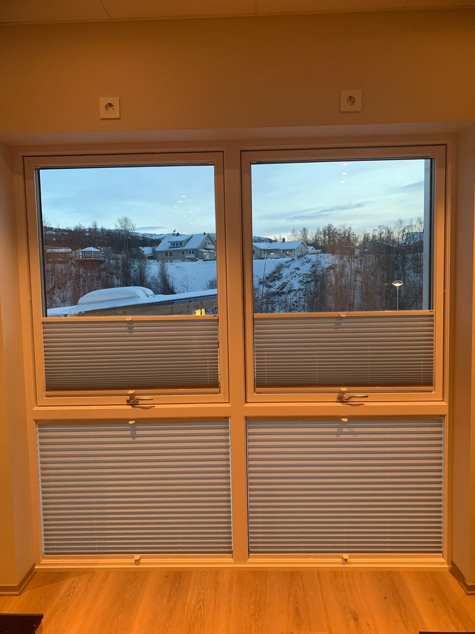 Alle vinduer kan blendes med lameller Galleribilde