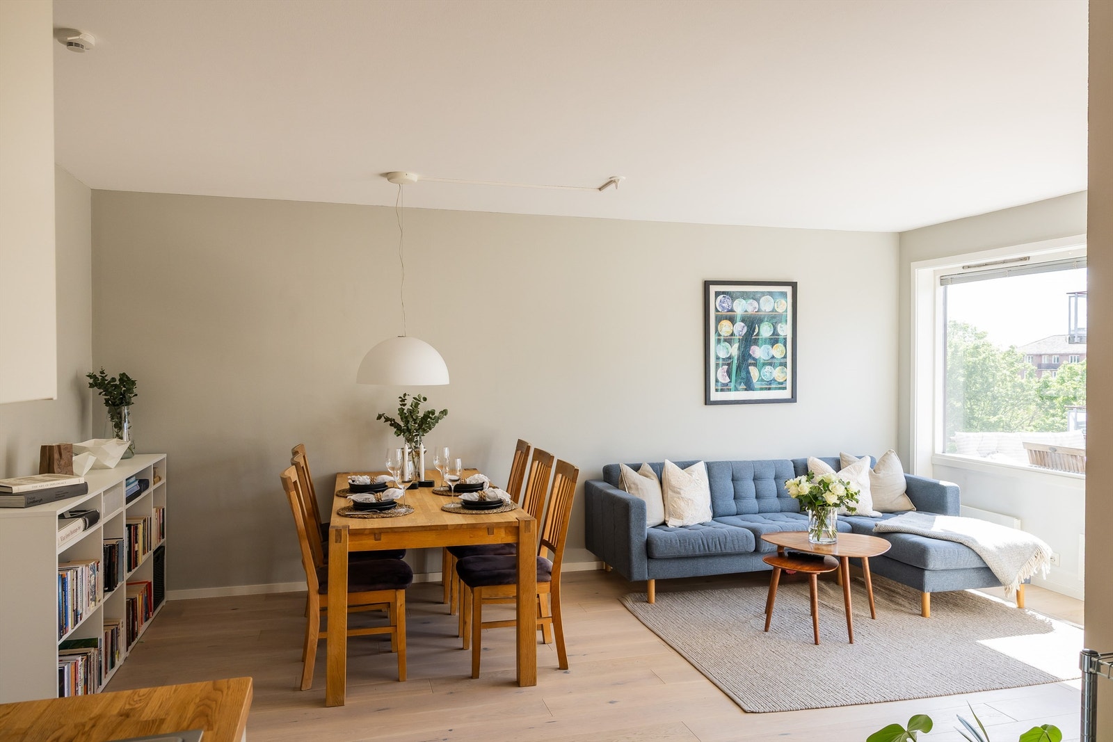 God plass til både sofakrok og spisestue. Galleribilde