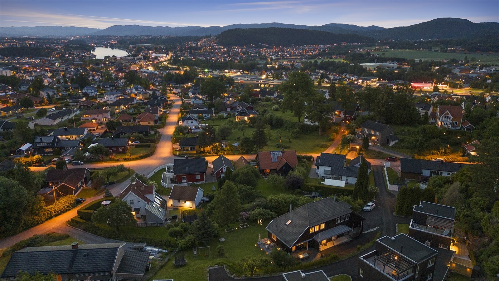 Kort vei til gode bussforbindelser og togforbindelser Galleribilde