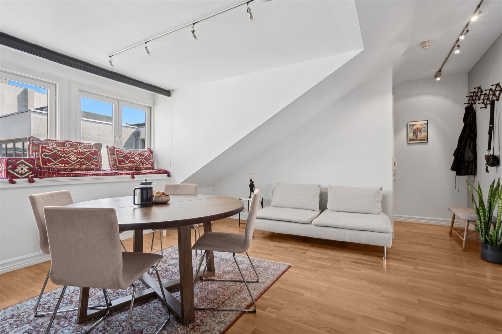 Even Johnsen v/DNB Eiendom har gleden av å presentere et perfekt førstegangskjøp midt i hjertet av Oslo! Galleribilde