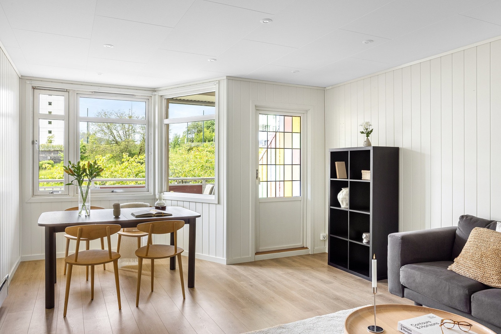 Fra stuen har man direkte tilkomst til den 8 kvm store terrassen. Galleribilde