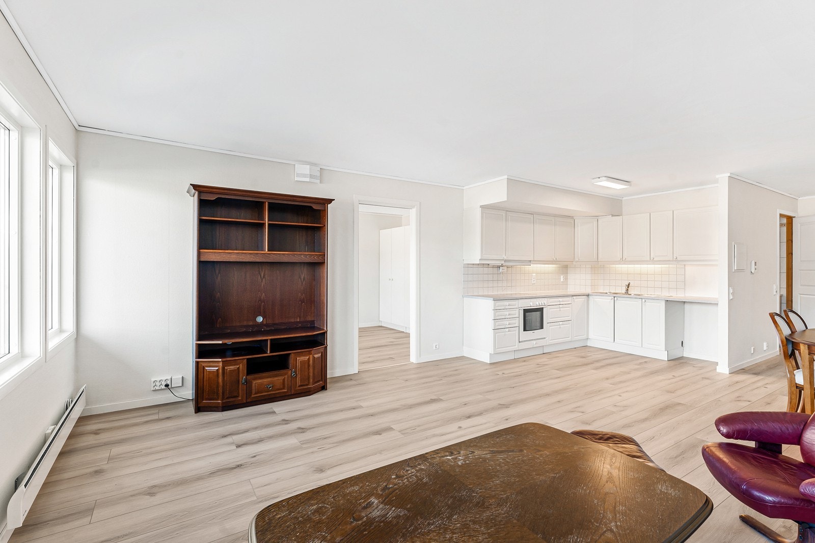 Det er god plass til å innrede med både sofa- og spisegruppe. Galleribilde