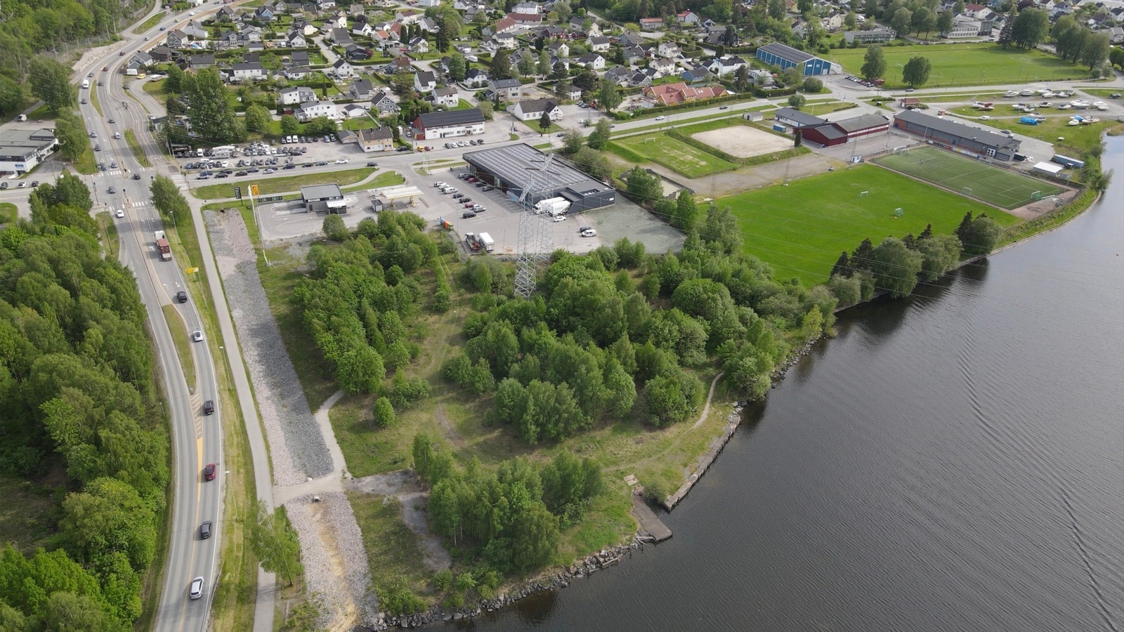 Tomten i dag - Tett på Rv 36. Galleribilde